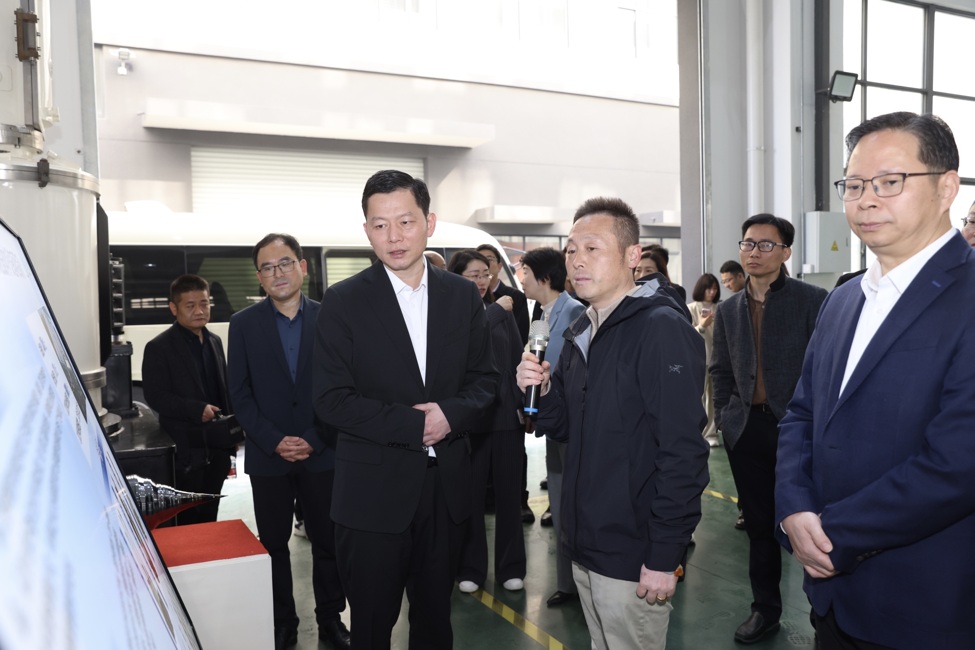 中共德清县委副书记、县长王剑峰莅临我司考察指导